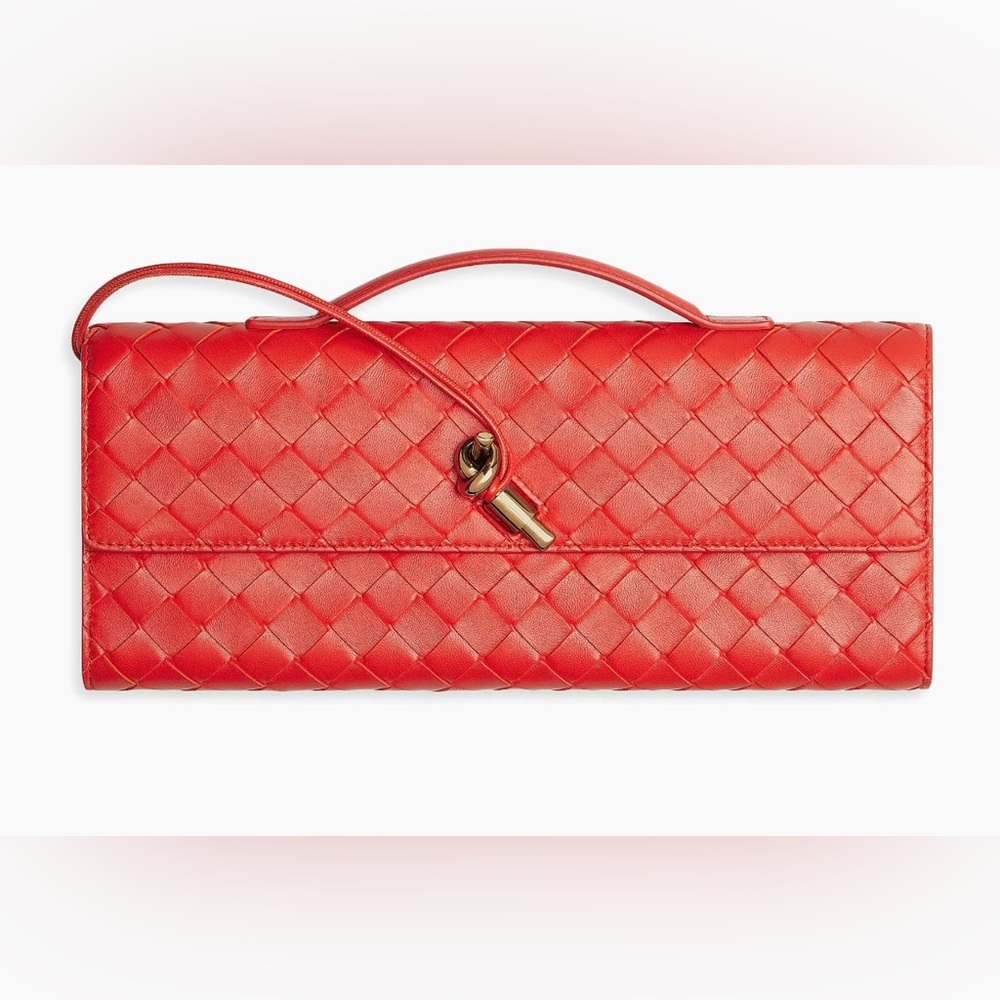 Bottega Veneta Andiamo Clutch – Cherry Tomato 🔥 CURRENT SEASON